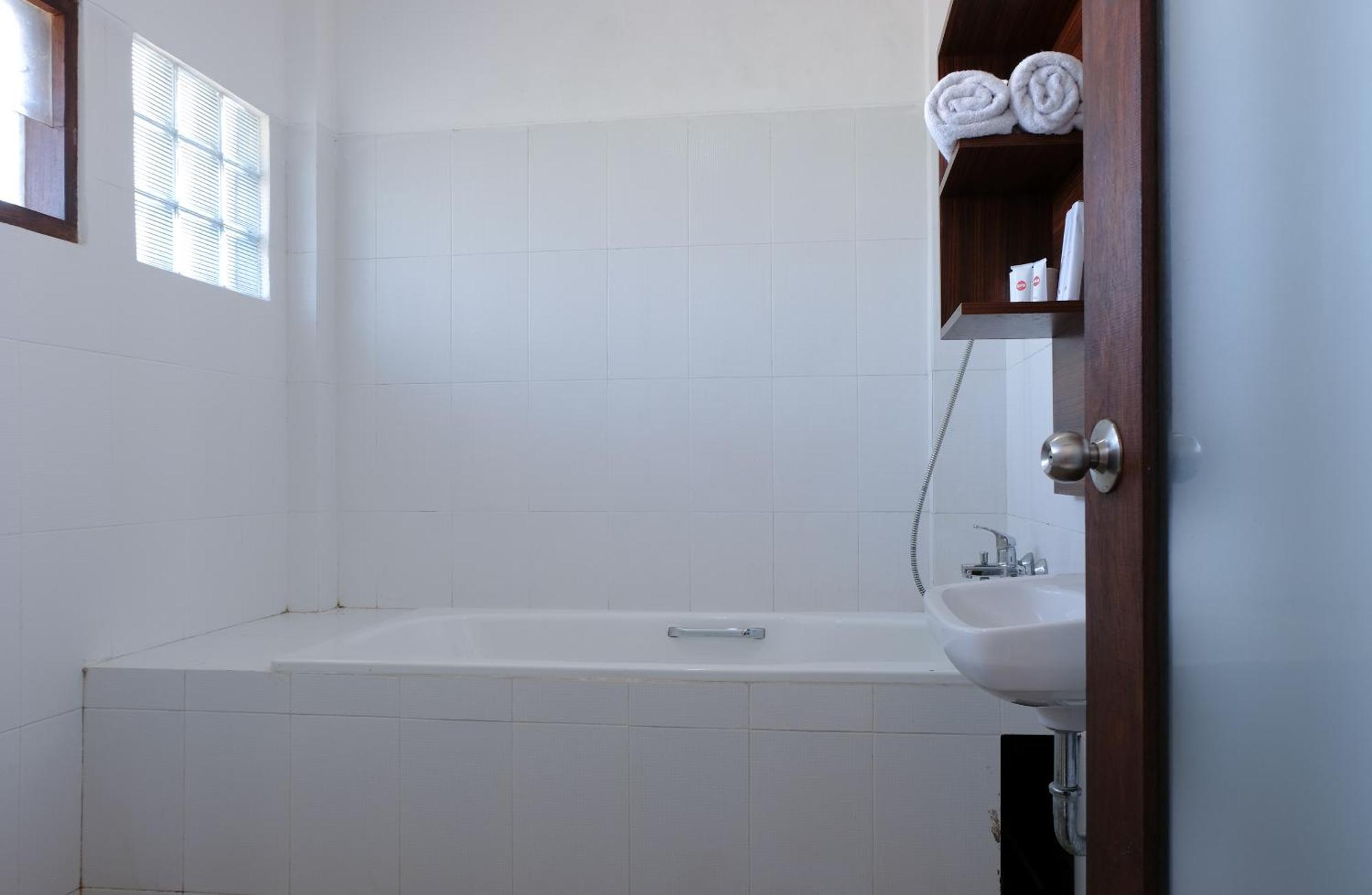 Friends Beach Hotel Kuta  Екстер'єр фото