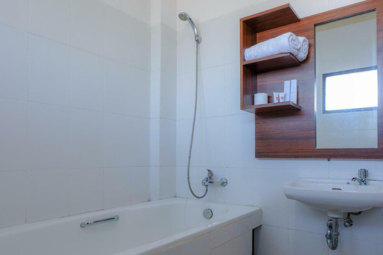 Friends Beach Hotel Kuta  Екстер'єр фото