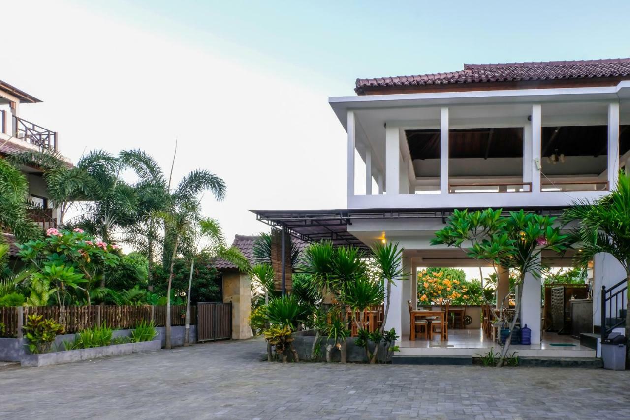 Friends Beach Hotel Kuta  Екстер'єр фото
