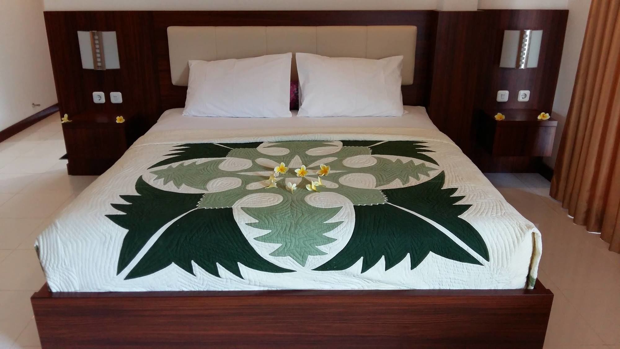 Friends Beach Hotel Kuta  Екстер'єр фото